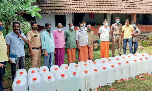 വ്യാജ കള്ള്​ നിർമാണ കേന്ദ്രം കണ്ടെത്തി​; ഏഴുപേർ അറസ്​റ്റിൽ