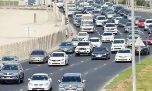 കോവിഡ് വന്നാലും കാറുകൾക്ക് കുറവില്ല കോവിഡ് വന്നാലും കാറുകൾക്ക് കുറവില്ല