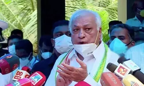 വിസ്മയ മകളെ പോലെ; വീട് സന്ദര്‍ശിച്ച് ​ഗവർണർ