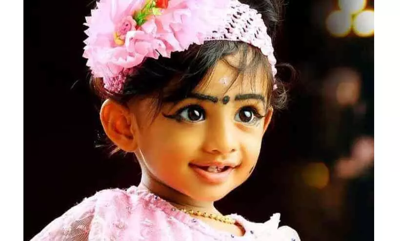 രണ്ടര വയസുകാരി വീട്ടുമുറ്റത്ത് പാമ്പ് കടിയേറ്റ് മരിച്ചു രണ്ടര വയസുകാരി വീട്ടുമുറ്റത്ത് പാമ്പ് കടിയേറ്റ് മരിച്ചു