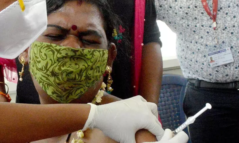 ബംഗളൂരുവിൽ സ്പുട്നിക് വാക്സിൻ വിതരണം തുടങ്ങി; ട്രാൻസ്ജെഡർ വിഭാഗത്തിനായി പ്രത്യേക ക്യാമ്പ്