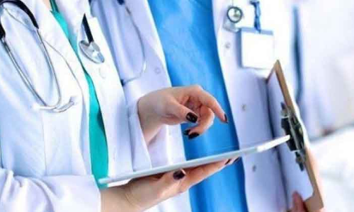 ആ​രോ​ഗ്യ ജീ​വ​ന​ക്കാ​രു​ടെ കൊ​ഴി​ഞ്ഞു​പോ​ക്ക്​ പ്ര​തി​സ​ന്ധി സൃ​ഷ്​​ടി​ക്കു​ന്നു