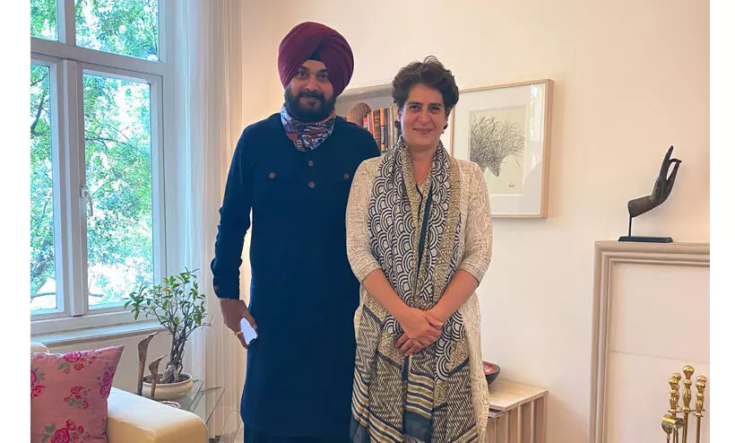 തമ്മിലടിക്ക്​ തീരുമാനമായോ?; പ്രിയങ്കഗാന്ധി​യുമായി സിധു കൂടിക്കാഴ്​ച നടത്തി