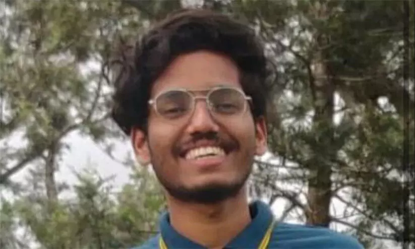 മെഡിക്കൽ വിദ്യാർഥി ഹോസ്റ്റലിന് സമീപം മരിച്ച നിലയിൽ