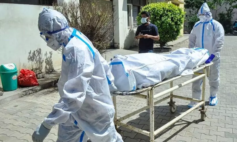 രേഖകളിൽ മരണകാരണം കോവിഡല്ല; ആശ്രിതർക്ക് ധനസഹായം നഷ്ടമാകും രേഖകളിൽ മരണകാരണം കോവിഡല്ല; ആശ്രിതർക്ക് ധനസഹായം നഷ്ടമാകും