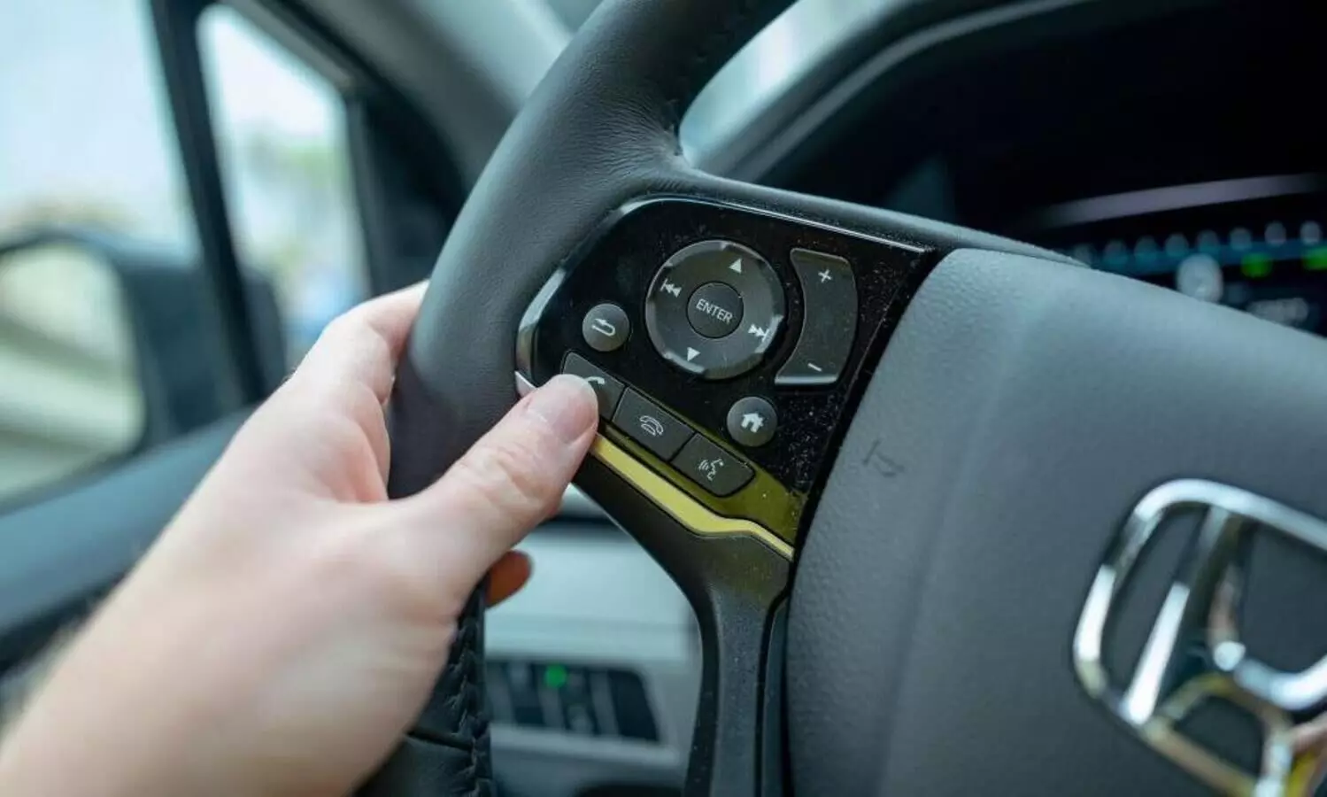 bluetooth calling on vehicles is also prohibited mvd kerala licence