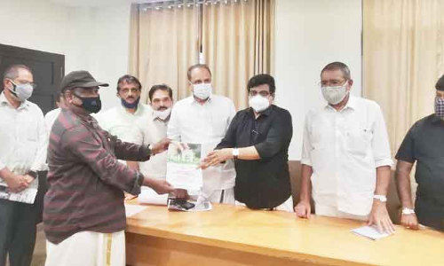 കെ.​എം.​സി.​സി - മാ​ക്​​സ് ബൂ​പ ഇ​ൻ​ഷു​റ​ൻ​സ് പ​ദ്ധ​തി​ക്ക് തു​ട​ക്ക​മാ​യി