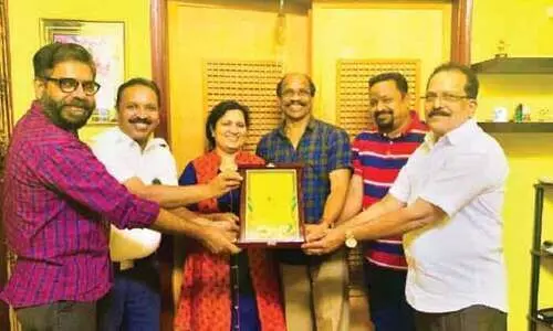 മണി പപ്പുവിനും ബീന മണിക്കും കെ.ഡി.എൻ.എ യാത്രയയപ്പ്