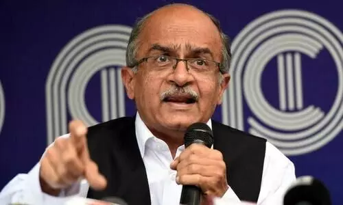 കോവിഡ് വാക്‌സിന് എതിരായ ട്വീറ്റുകള്‍; പ്രശാന്ത് ഭൂഷന്റെ ട്വീറ്റുകള്‍ക്ക് മുന്നറിയിപ്പ് നല്‍കി ട്വിറ്റര്‍