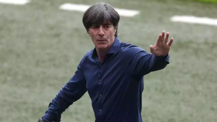 15 വർഷത്തിനുശേഷം ലൊയ്​വ്​ പടിയിറങ്ങി