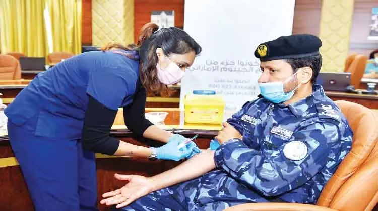 ഷാർജ പൊലീസ് രക്തദാനം നടത്തി ഷാർജ പൊലീസ് രക്തദാനം നടത്തി