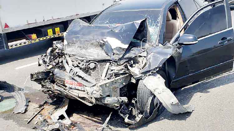 ദുബൈയിൽ രണ്ട് അപകടങ്ങളിൽ നാലുപേർക്ക് പരിക്ക് ദുബൈയിൽ രണ്ട് അപകടങ്ങളിൽ നാലുപേർക്ക് പരിക്ക്