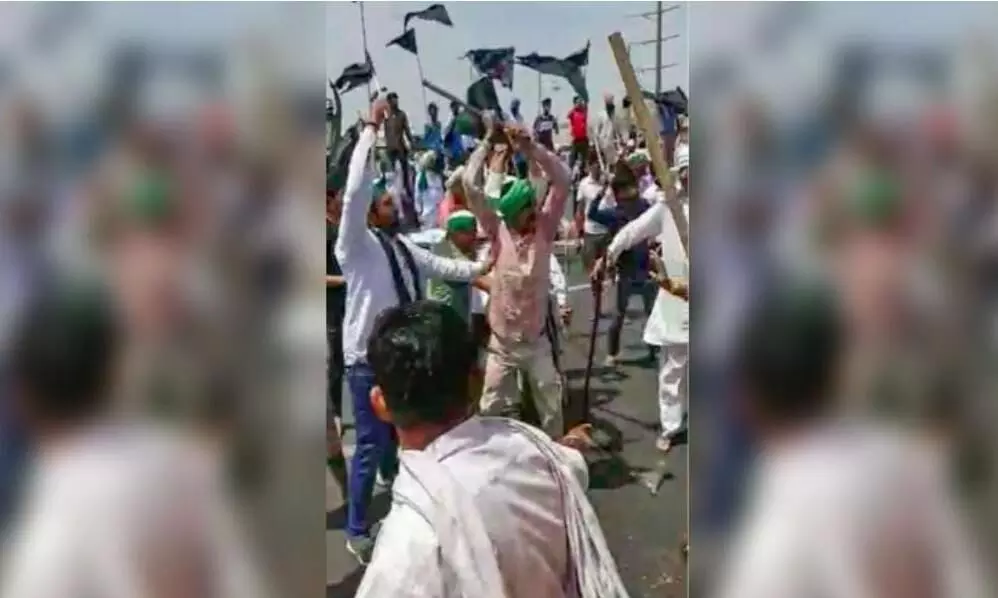 ഗാസിപൂര് അതിര്ത്തിയില് കര്ഷകരും ബി.ജെ.പി. പ്രവര്ത്തകരും തമ്മില് ഏറ്റുമുട്ടല് ഗാസിപൂര് അതിര്ത്തിയില് കര്ഷകരും ബി.ജെ.പി. പ്രവര്ത്തകരും തമ്മില് ഏറ്റുമുട്ടല്