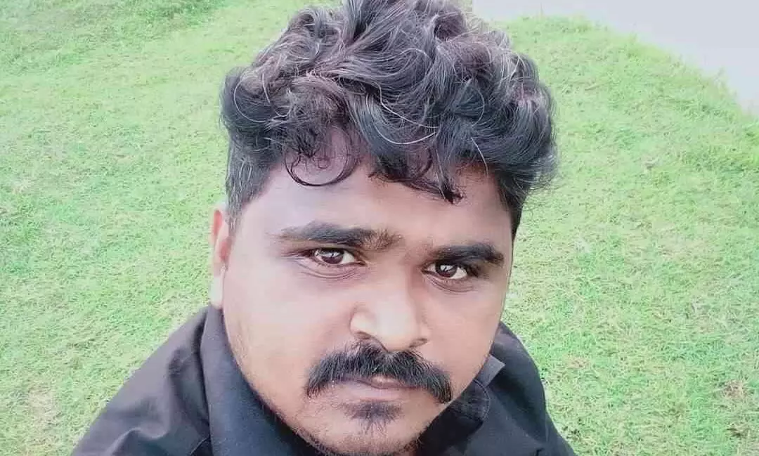 യുവ കലാകാരൻ ഫഹദ് പുല്ലൻ നിര്യാതനായി യുവ കലാകാരൻ ഫഹദ് പുല്ലൻ നിര്യാതനായി