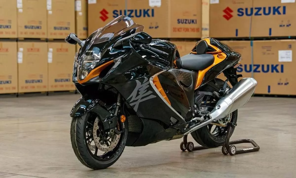 ഹയാബുസയുടെ ബുക്കിങ്​ ആരംഭിച്ച്​ സുസുക്കി; ലക്ഷം രൂപ നൽകി ബുക്ക്​ ചെയ്യാം