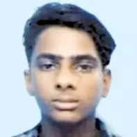 മി​നി​ലോ​റി​യും സ്കൂ​ട്ട​റും കൂ​ട്ടി​യി​ടി​ച്ച് പ്ല​സ് ടു ​വി​ദ്യാ​ർ​ഥി മ​രി​ച്ചു; സു​ഹൃ​ത്തി​ന്​ ഗു​രു​ത​ര​പ​രി​ക്ക്