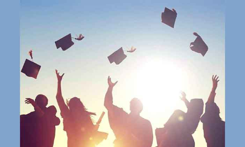 സ്​കൂളുകൾ ഇന്ന്​ അടക്കും; ആശയക്കുഴപ്പത്തിൽ രക്ഷിതാക്കൾ: നാട്ടിൽ പോകണോ, വേണ്ടയോ​?