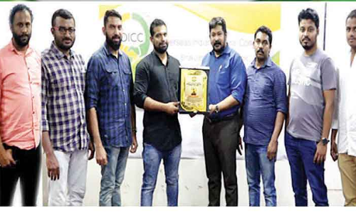 ലൂ​യി​സ് കാ​വാ​ട്ടി​ന്​ യാ​ത്ര​യ​യ​പ്പ്‌ ന​ൽ​കി