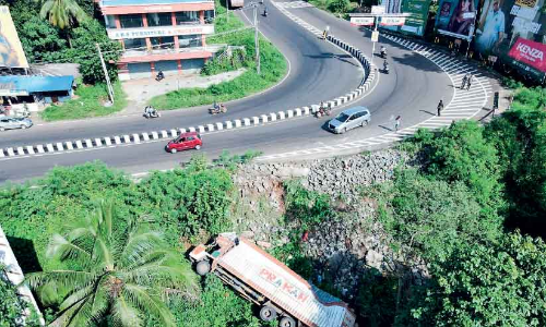 വട്ടം കറക്കി വട്ടപ്പാറ വട്ടം കറക്കി വട്ടപ്പാറ