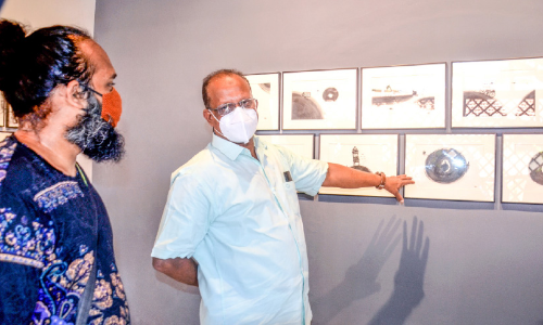 പൊന്നാനി മഷിയിൽ താജ്​ ബക്കറി​െൻറ ചിത്രങ്ങൾ