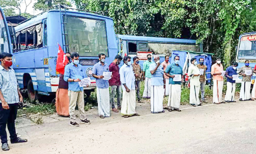 സി.പി.എം സഹകരണ സംഘത്തിന് മുന്നിൽ സി.െഎ.ടി.യുക്കാരുടെ പട്ടിണി സമരം