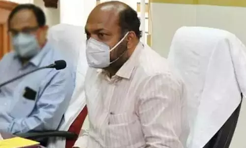 കിറ്റെക്​സ്​ പ്രശ്​നം പരിശോധിക്കും –മന്ത്രി