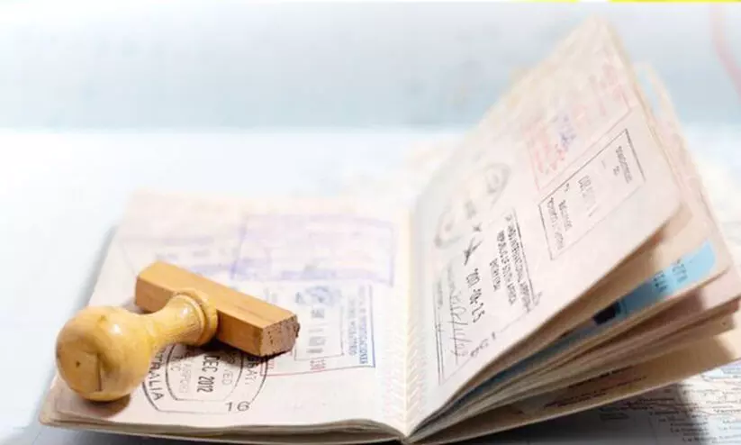 ഗോ​ൾ​ഡ​ൻ വി​സ​ക്കാ​ർ​ക്ക്​ തൊ​ഴി​ൽ ​  പെ​ർ​മി​റ്റ്​ അ​നു​വ​ദി​ക്കും