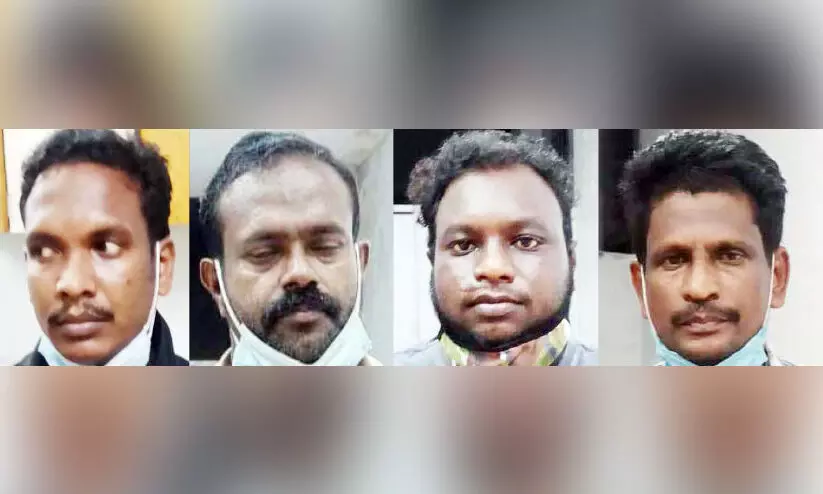 യുവാവിനെ തട്ടിക്കൊണ്ടുപോകാൻ ശ്രമം: നാലുപേർ റിമാൻഡിൽ യുവാവിനെ തട്ടിക്കൊണ്ടുപോകാൻ ശ്രമം: നാലുപേർ റിമാൻഡിൽ