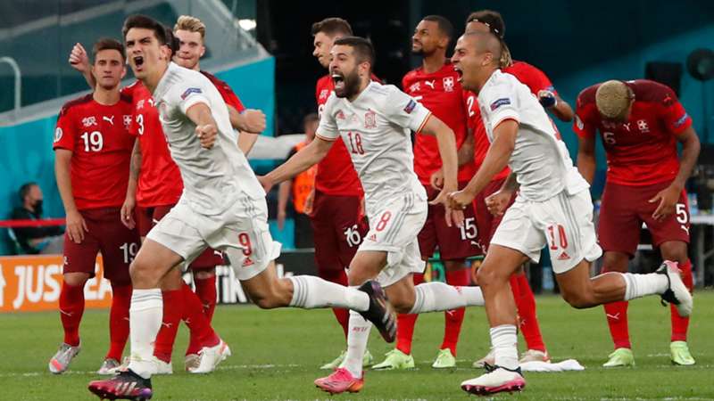 സെൽഫ്ഗോളും ചുവപ്പുകാർഡും അതിജീവിച്ച സ്വിറ്റ്സർലാൻഡിന് ഷൂട്ട്ഔട്ടിൽ പിഴച്ചു; സ്പെയിൻ സെമിയിൽ സെൽഫ്ഗോളും ചുവപ്പുകാർഡും അതിജീവിച്ച സ്വിറ്റ്സർലാൻഡിന് ഷൂട്ട്ഔട്ടിൽ പിഴച്ചു; സ്പെയിൻ സെമിയിൽ