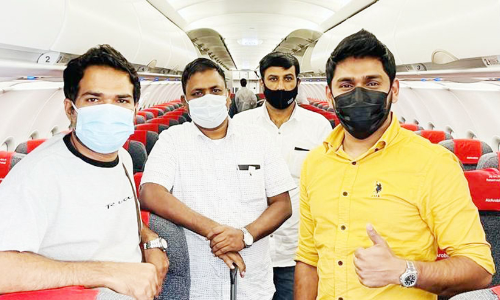 എ​യ​ർ അ​റേ​ബ്യ​യി​ൽ ഷാ​ർ​ജ​യി​ലി​റ​ങ്ങി   നാ​ലു​ മ​ല​യാ​ളി​ക​ൾ