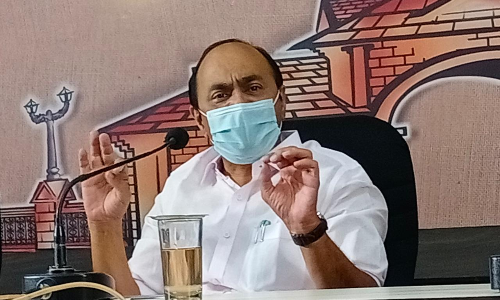 കോവിഡ്​ പ്രതിരോധം പാളി; തെരഞ്ഞെടുപ്പിന്​ മുമ്പുള്ള സർക്കാറല്ല ഇപ്പോഴുള്ളത്​ -വി.ഡി സതീശൻ