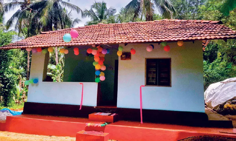 സുബ്രഹ്മണ്യനും കുടുംബത്തിനും അരീക്കോട് ജനമൈത്രി പൊലീസ് വക വീട് സുബ്രഹ്മണ്യനും കുടുംബത്തിനും അരീക്കോട് ജനമൈത്രി പൊലീസ് വക വീട്