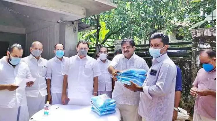 സ്നേഹക്കിറ്റുമായി പ്രവാസി കോൺഗ്രസ് സ്നേഹക്കിറ്റുമായി പ്രവാസി കോൺഗ്രസ്