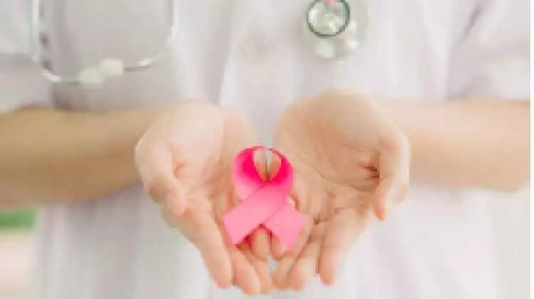 സ്തനാർബുദം വർധിക്കുന്നു; േനരത്തേ കണ്ടെത്തുന്നത് അപകടം ഒഴിവാക്കും സ്തനാർബുദം വർധിക്കുന്നു; േനരത്തേ കണ്ടെത്തുന്നത് അപകടം ഒഴിവാക്കും