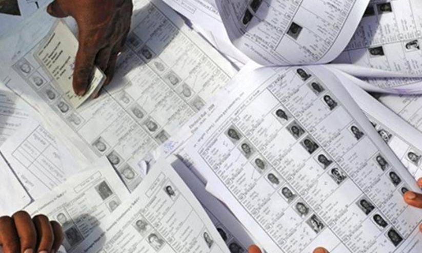 വോട്ടർ പട്ടിക ചോർത്തിയെന്ന് കമീഷൻ; ക്രൈംബ്രാഞ്ച് കേസെടുത്തു വോട്ടർ പട്ടിക ചോർത്തിയെന്ന് കമീഷൻ; ക്രൈംബ്രാഞ്ച് കേസെടുത്തു