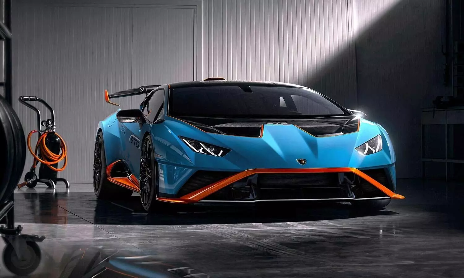 ഇന്ത്യക്കായി ഒരുങ്ങി ഹുറാകാൻ എസ്​.ടി.ഒ; ഇത്​ ട്രാക്കിലെ കറുത്ത കുതിര