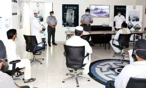 ട്രക്ക്​ ഡ്രൈവർമാർക്ക്​ വേനൽക്കാല ബോധവത്​കരണവുമായി പൊലീസ്