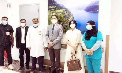 വാ​ഹ​നാ​പ​ക​ട​ത്തി​ൽ പ​രി​ക്കേ​റ്റ ന​ഴ്സു​മാ​രെ കോ​ൺ​സ​ൽ ജ​ന​റ​ൽ സ​ന്ദ​ർ​ശി​ച്ചു