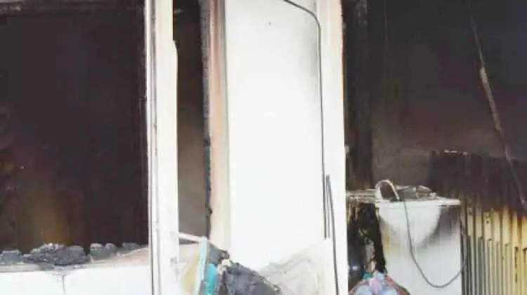 വീ​ടി​ന്​ തീ​പി​ടി​ച്ച്​ ഒ​രാ​ൾ​ക്ക്​ പ​രി​ക്കേ​റ്റു