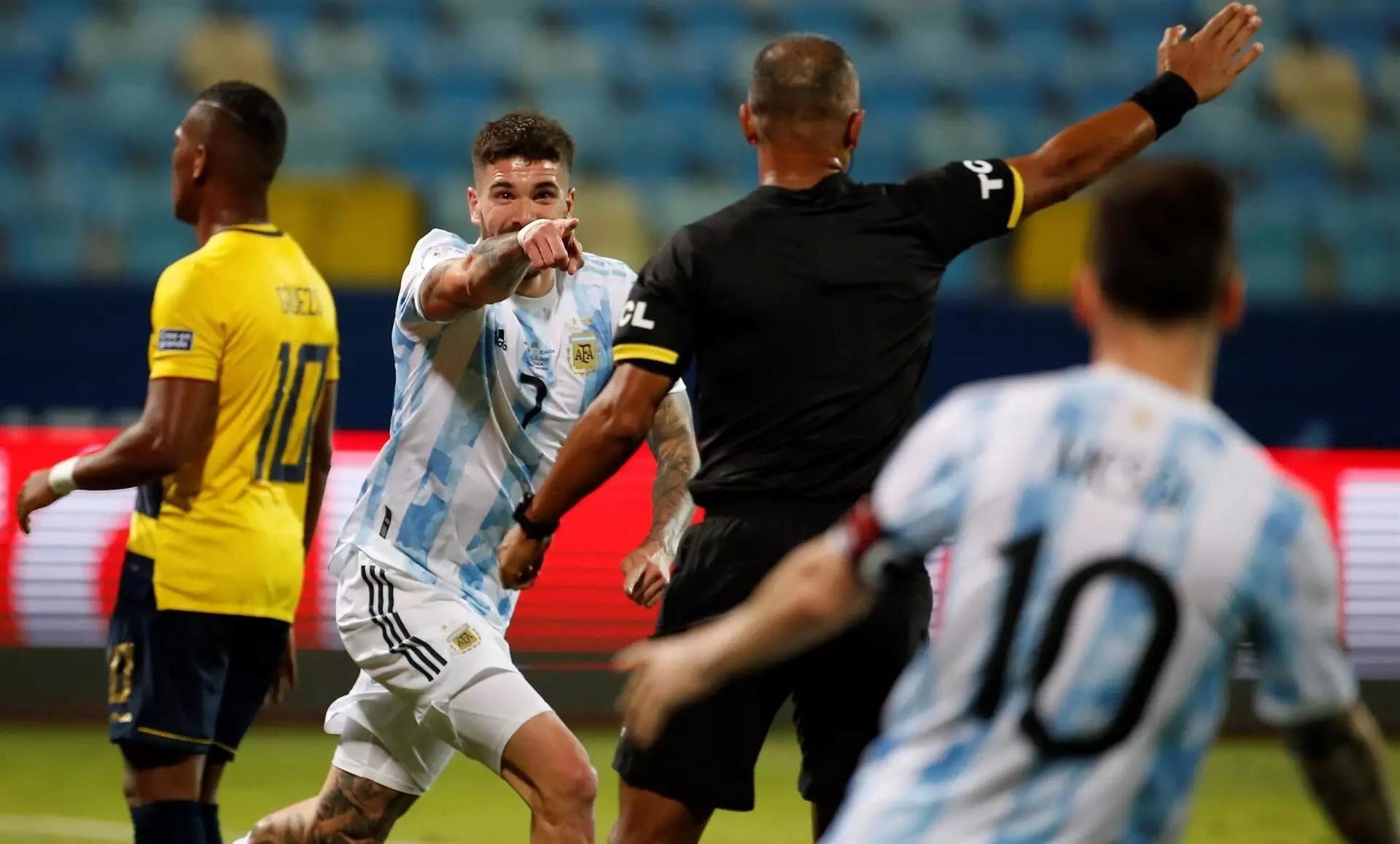 പതിവുപോലെ പത്തരമാറ്റ് മെസ്സി, പകിട്ടോടെ അർജൻറീന സെമിയിൽ പതിവുപോലെ പത്തരമാറ്റ് മെസ്സി, പകിട്ടോടെ അർജൻറീന സെമിയിൽ