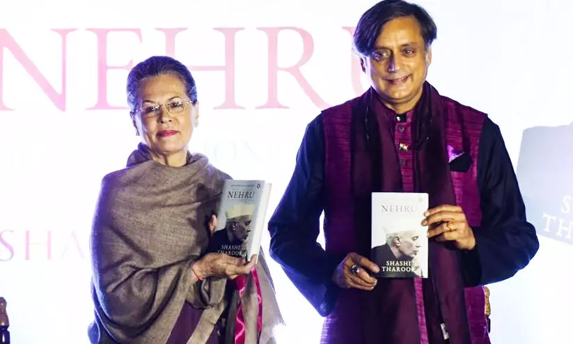 shashi tharoor- sonia gandhi shashi tharoor- sonia gandhi