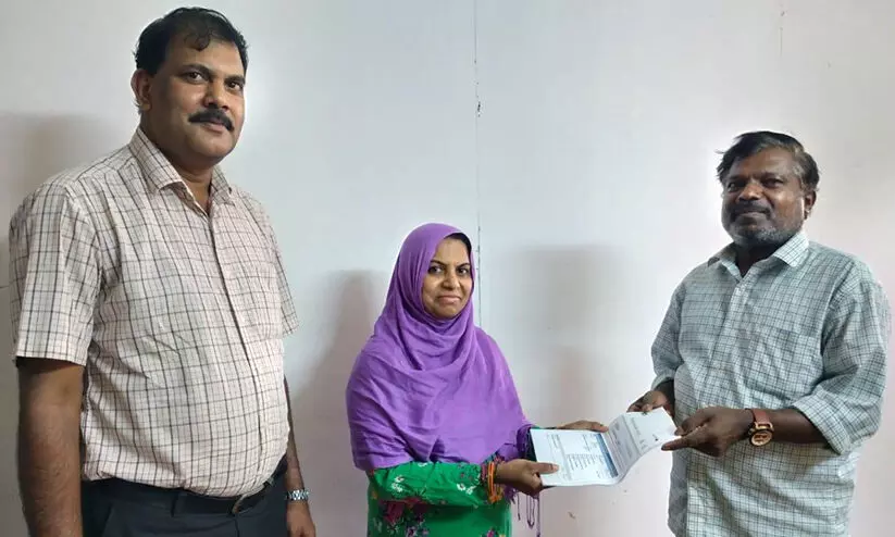 എക്സിറ്റ് വിസ കിട്ടിയിട്ടും യാത്രാവിലക്ക്; അശോകൻ നാടണഞ്ഞത് ആറ് വർഷത്തിന് ശേഷം എക്സിറ്റ് വിസ കിട്ടിയിട്ടും യാത്രാവിലക്ക്; അശോകൻ നാടണഞ്ഞത് ആറ് വർഷത്തിന് ശേഷം