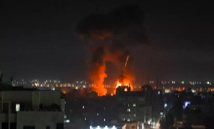 വെടിനിർത്തൽ ലംഘിച്ച് ഗസ്സയിൽ ഇസ്രായേൽ വ്യോമാക്രമണം വെടിനിർത്തൽ ലംഘിച്ച് ഗസ്സയിൽ ഇസ്രായേൽ വ്യോമാക്രമണം