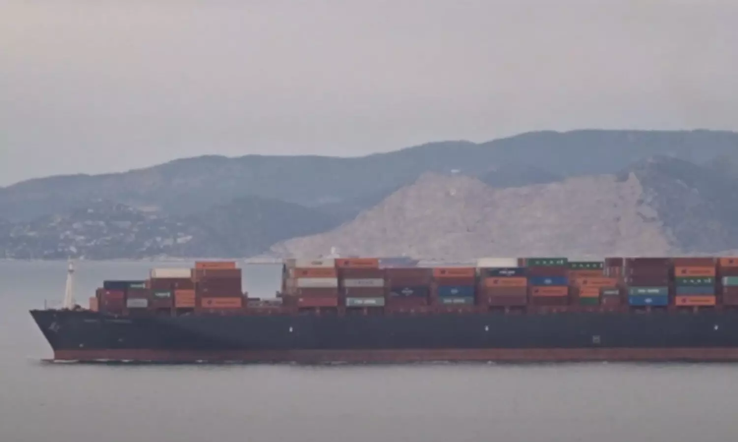 ഇന്ത്യൻ സമുദ്രത്തിൽ കാർഗോ കപ്പലിന്​ നേരെ ആക്രമണം