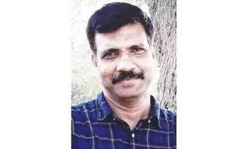 എഴുത്തുകാരനും അധ്യാപകനുമായ റെജി നാട്ടിലേക്ക്​ മടങ്ങുന്നു