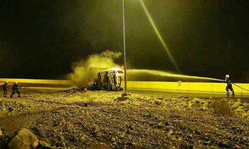 മ​റി​ഞ്ഞ ട്ര​ക്കി​ന്​ തീ​പി​ടി​ച്ചു; ഡ്രൈ​വ​ർ​ക്ക്​ പ​രി​ക്ക്​