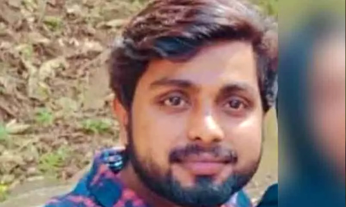 ഗർഭിണിയെ മർദിച്ച സംഭവം: പൊലീസിനെതിരെ വനിതാ കമീഷൻ, പ്രതികൾക്കെതിരെ ഗൗരവമായ വകുപ്പുകൾ ചുമത്തിയില്ലെന്ന്