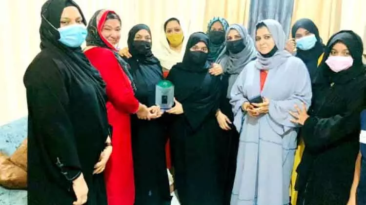 തസ്​നിം അസ്​ലമിനെ കെ.എം.സി.സി വനിത വിങ്​ ആദരിച്ചു