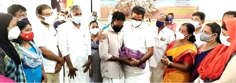 സഞ്ജയക്കുവേണ്ടി നാട് കൈകോർത്തു; ലഭിച്ചത് ഏഴുലക്ഷത്തിലധികം രൂപ സഞ്ജയക്കുവേണ്ടി നാട് കൈകോർത്തു; ലഭിച്ചത് ഏഴുലക്ഷത്തിലധികം രൂപ