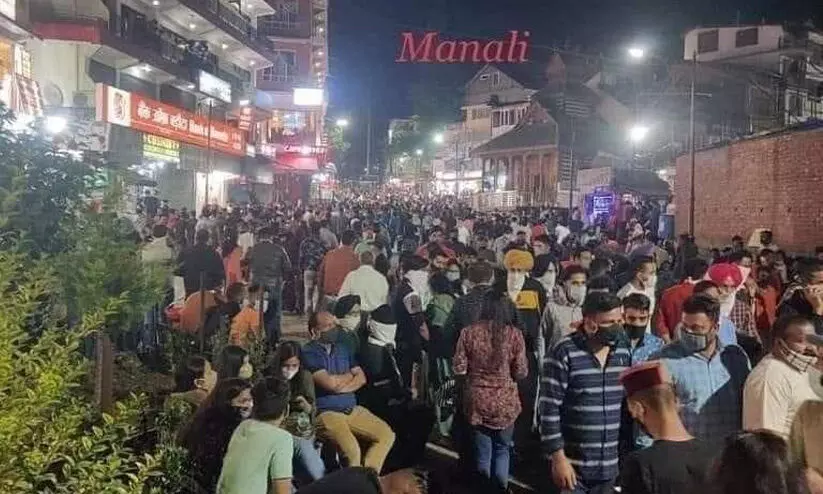 manali crowd